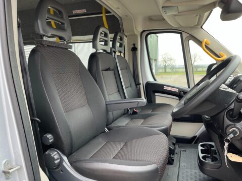 Citroen Relay 2.0 BlueHDi 40 L4H2 17 Seater Minibus with adjustable Air suspension 20