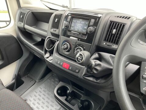 Citroen Relay 2.0 BlueHDi 40 L4H2 17 Seater Minibus with adjustable Air suspension 23