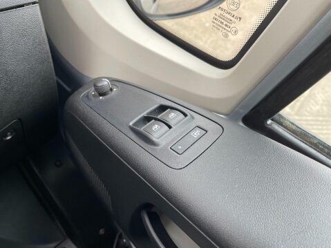Citroen Relay 2.0 BlueHDi 40 L4H2 17 Seater Minibus with adjustable Air suspension 25