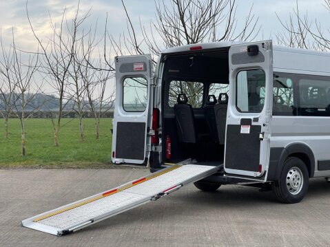 Citroen Relay 2.0 BlueHDi 40 L4H2 17 Seater Minibus with adjustable Air suspension 31