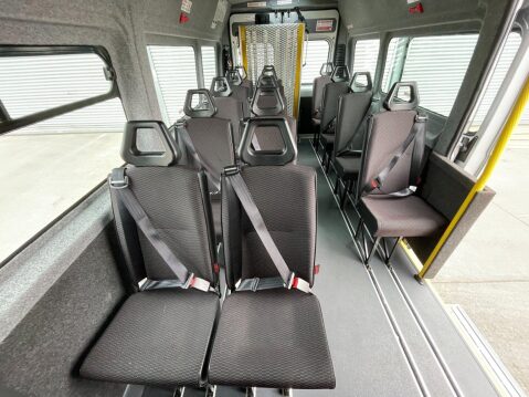 Citroen Relay 2.0 BlueHDi 40 L4H2 17 Seater Minibus with adjustable Air suspension 4