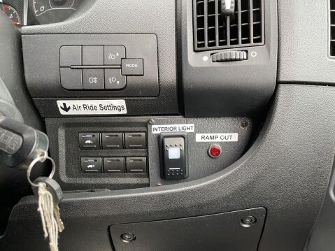 Citroen Relay 2.0 BlueHDi 40 L4H2 17 Seater Minibus with adjustable Air suspension 5