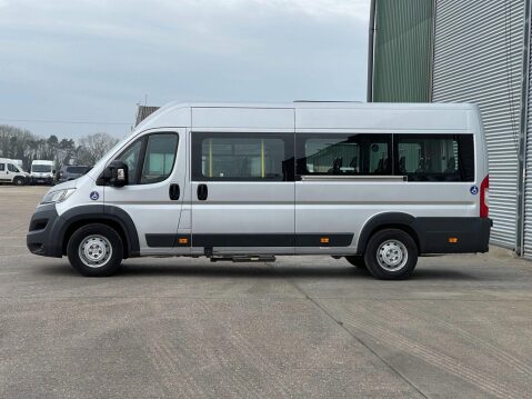 Citroen Relay 2.0 BlueHDi 40 L4H2 17 Seater Minibus with adjustable Air suspension 16