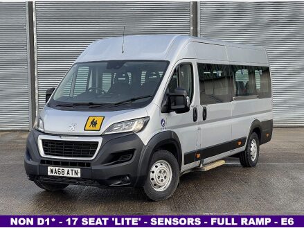 Peugeot Boxer 2.0 440 L4H2 17 seat MINIBUS LITE Non D1, Full width ramp & parking sensors