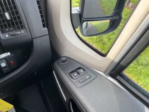 Peugeot Boxer 2.0 440 L4H2 17 seat MINIBUS LITE Non D1, Full width ramp & parking sensors 21