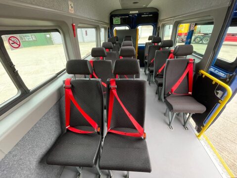 Peugeot Boxer 2.0 BlueHDi 440 17 seat lightweight minibus with ramp and A/C. L4 H2 Euro6 4