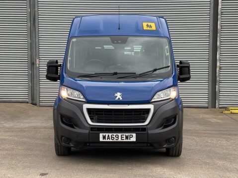 Peugeot Boxer 2.0 BlueHDi 440 17 seat lightweight minibus with ramp and A/C. L4 H2 Euro6 9