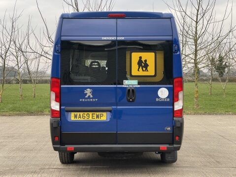 Peugeot Boxer 2.0 BlueHDi 440 17 seat lightweight minibus with ramp and A/C. L4 H2 Euro6 12