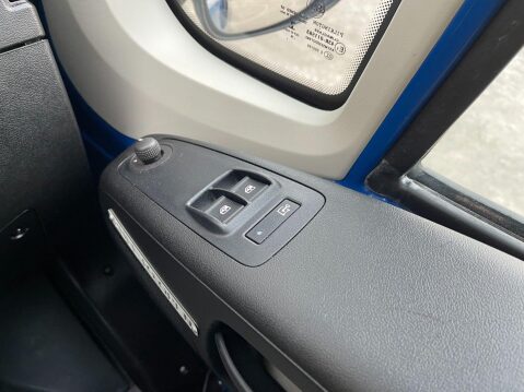 Peugeot Boxer 2.0 BlueHDi 440 17 seat lightweight minibus with ramp and A/C. L4 H2 Euro6 26