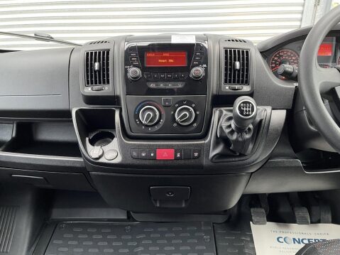 Peugeot Boxer 2.0 BlueHDi 440 17 seat lightweight minibus with ramp and A/C. L4 H2 Euro6 24