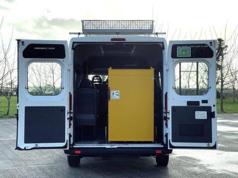 Peugeot Boxer 2.0 BlueHDi 440 17 seat lightweight Non D1 minibus with sensors and ramp. 18