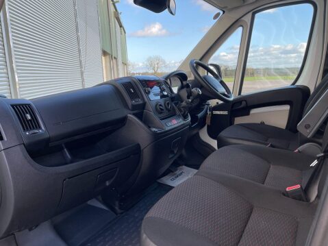 Peugeot Boxer 2.0 BlueHDi 440 17 seat lightweight Non D1 minibus with sensors and ramp. 22