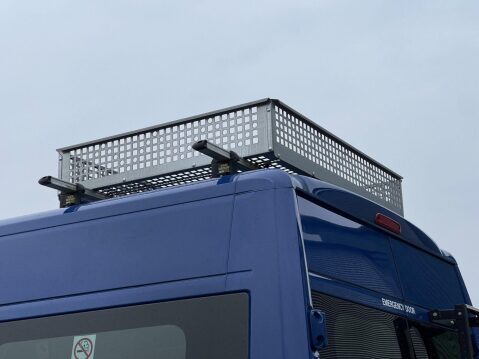 Peugeot Boxer 2.0 BlueHDi 440 17 seat lightweight minibus with ramp and A/C. L4 H2 Euro6 7