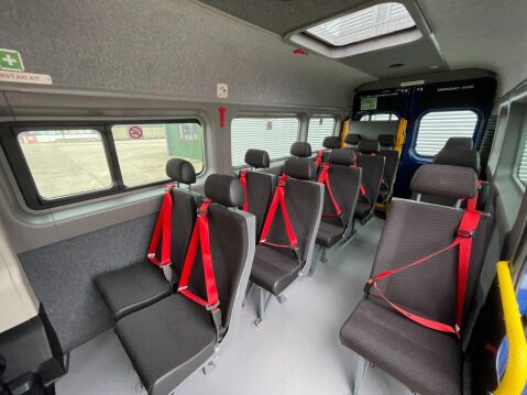 Peugeot Boxer 2.0 BlueHDi 440 17 seat lightweight minibus with ramp and A/C. L4 H2 Euro6 30