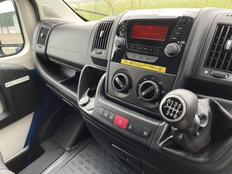 Peugeot Boxer 2.0 BlueHDi 440 17 seat lightweight minibus with ramp and A/C. L4 H2 Euro6 34