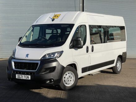 Peugeot Boxer 2.2 BlueHDi 435 S 17 Seat Lightweight Minibus 5dr Diesel Manual L3 H2 Euro 