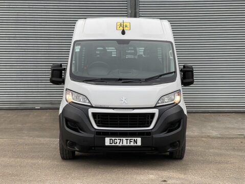 Peugeot Boxer 2.2 BlueHDi 435 S 17 seat lightweight NON D1 minibus with parking sensors. 12