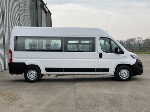 Peugeot Boxer 2.2 BlueHDi 435 S 17 seat lightweight NON D1 minibus with parking sensors. 13