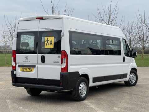 Peugeot Boxer 2.2 BlueHDi 435 S 17 seat lightweight NON D1 minibus with parking sensors. 14