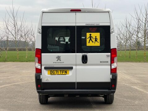 Peugeot Boxer 2.2 BlueHDi 435 S 17 seat lightweight NON D1 minibus with parking sensors. 15