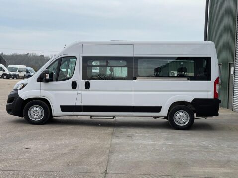 Peugeot Boxer 2.2 BlueHDi 435 S 17 seat lightweight NON D1 minibus with parking sensors. 17