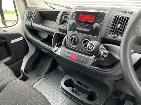 Peugeot Boxer 2.2 BlueHDi 435 S 17 seat lightweight NON D1 minibus with parking sensors. 25