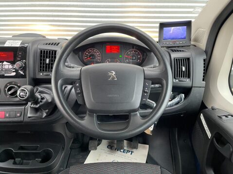 Peugeot Boxer 2.2 BlueHDi 440 17 seat Lightweight, NON D1 minibus, Sensors, Camera, Ramp 22