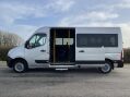 Renault Master 2.3 dCi 35 15 Seater Minibus with removable ramps LWB Medium Roof Euro 6 11