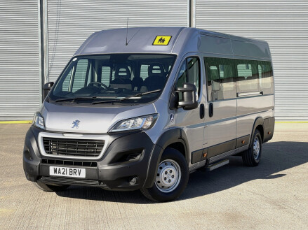 Peugeot Boxer 2.2 BLUEHDI L4H2 17 seat Lightweight Non D1 minibus with parking sensors