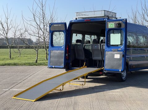 Peugeot Boxer BLUE HDI 440 L4H2 17 SEAT LIGHTWEIGHT NON D1 MINIBUS with roof rack 2