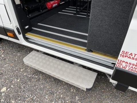 Citroen Relay 40 L4H2 BLUEHDI 17SEAT LIGHTWEIGHT MINIBUS NonD1 with Sensors, AC, Ramp. E6 7