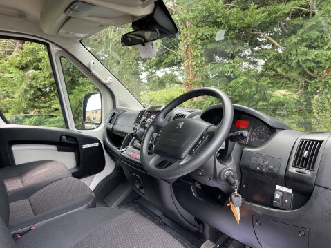 Peugeot Boxer BLUE HDI 440 L4H2 17 SEAT MINIBUS Non D1 Lightweight with sensors and ramp 21