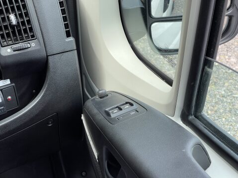 Peugeot Boxer BLUE HDI 440 L4H2 17 SEAT MINIBUS Non D1 Lightweight with sensors and ramp 34