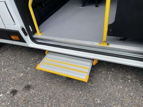 Peugeot Boxer BLUE HDI 440 L4H2 17 SEAT MINIBUS Non D1 Lightweight with sensors and ramp 7