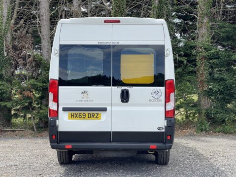 Peugeot Boxer BLUE HDI 440 L4H2 17 SEAT MINIBUS Non D1 Lightweight with sensors and ramp 17