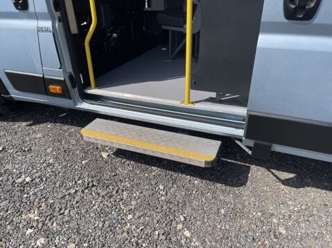 Peugeot Boxer BLUEHDI 440 L4H2 17SEAT MINIBUS LITE NonD1 A/C, RAMP, CAM, SENSORS, EURO 6 12