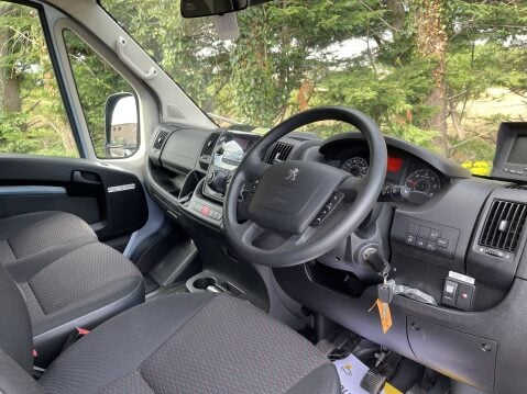 Peugeot Boxer BLUEHDI 440 L4H2 17SEAT MINIBUS LITE NonD1 A/C, RAMP, CAM, SENSORS, EURO 6 23