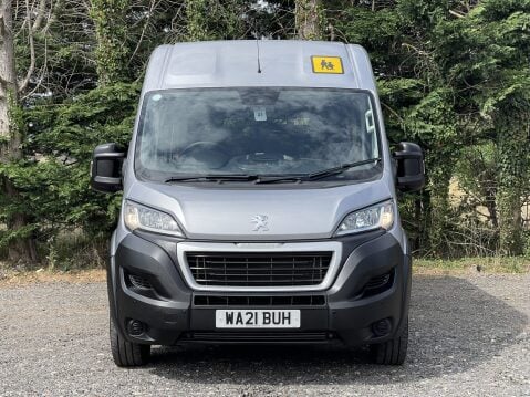 Peugeot Boxer BLUEHDI 440 L4 17 SEAT LIGHTWEIGHT MINIBUS Non D1 with Parking sensors EURO 8