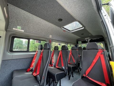 Peugeot Boxer BLUEHDI 440 L4 17 SEAT LIGHTWEIGHT MINIBUS Non D1 with Parking sensors EURO 29