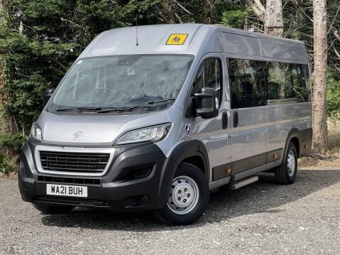 Peugeot Boxer BLUEHDI 440 L4 17 SEAT LIGHTWEIGHT MINIBUS Non D1 with Parking sensors EURO 1