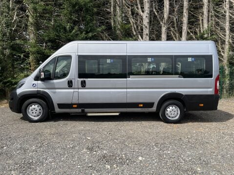 Peugeot Boxer BLUEHDI 440 L4 17 SEAT LIGHTWEIGHT MINIBUS Non D1 with Parking sensors EURO 13