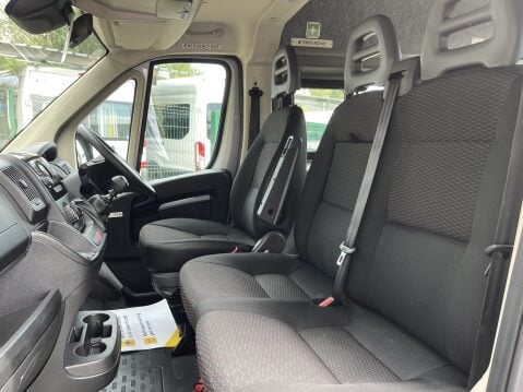 Peugeot Boxer BLUEHDI 440 L4 17 SEAT LIGHTWEIGHT MINIBUS Non D1 with Parking sensors EURO 18