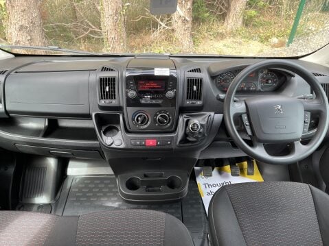 Peugeot Boxer BLUEHDI 440 L4 17 SEAT LIGHTWEIGHT MINIBUS Non D1 with Parking sensors EURO 4