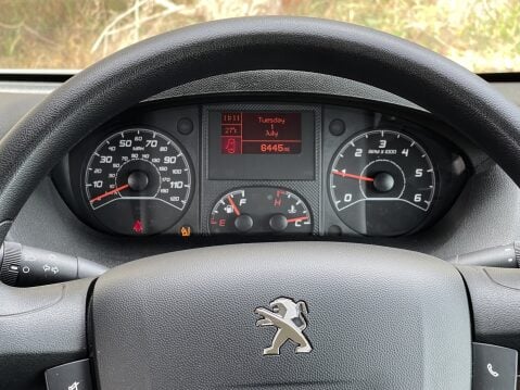 Peugeot Boxer BLUEHDI 440 L4 17 SEAT LIGHTWEIGHT MINIBUS Non D1 with Parking sensors EURO 22