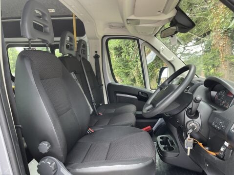 Peugeot Boxer BLUEHDI 440 L4 17 SEAT LIGHTWEIGHT MINIBUS Non D1 with Parking sensors EURO 16