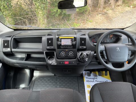 Peugeot Boxer BLUEHDI 435 L3H2 17 SEAT NON D1 MINIBUS WITH AC NAV CRUISE SENSORS TOWBAR 4