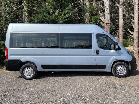 Peugeot Boxer BLUEHDI 435 L3H2 17 SEAT NON D1 MINIBUS with AC, REAR CAM Sat Nav Sensors. 19