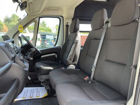 Peugeot Boxer BLUEHDI 435 L3H2 17 SEAT NON D1 MINIBUS with AC, REAR CAM Sat Nav Sensors. 29
