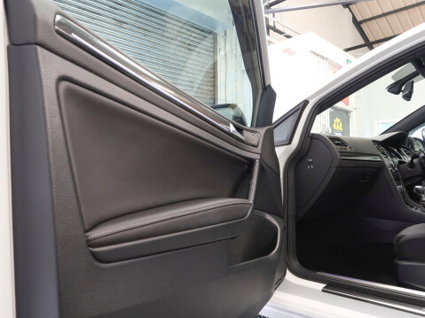 Volkswagen Golf 2.0 TSI BlueMotion Tech R DSG 4Motion Euro 6 (s/s) 3dr 48