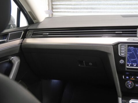 Volkswagen Passat 2.0 BiTDI BlueMotion Tech GT DSG 4Motion Euro 6 (s/s) 5dr 31